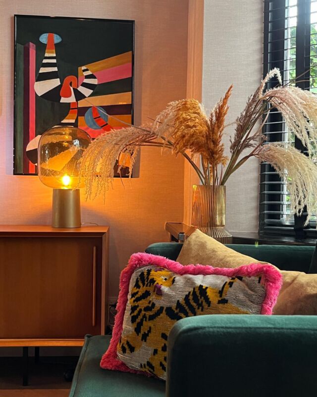 Even een gezellig kleurrijk plaatje met het mooie artwork van @atelierandrea 

Fijne avond! 💕

#interior #interiordesign #interieur #interieurinspiratie #colourfulhome #kleurrijkwonen